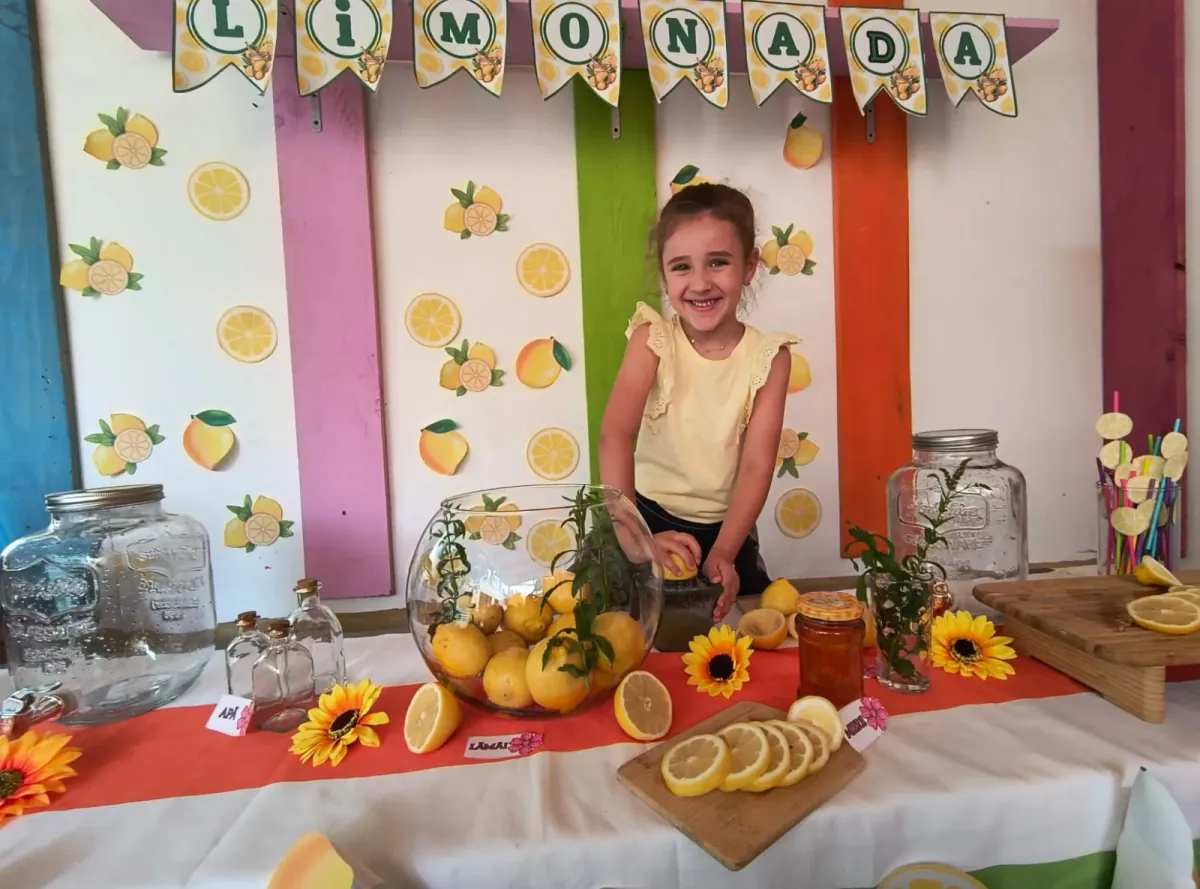 Grădinița RayKids Craiova — sala de clasă colorată